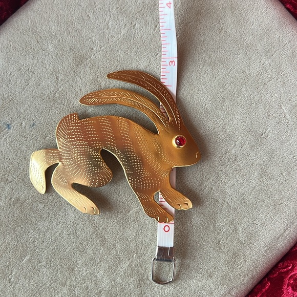 Gold tone Rabbit Pin - Picture 6 of 6